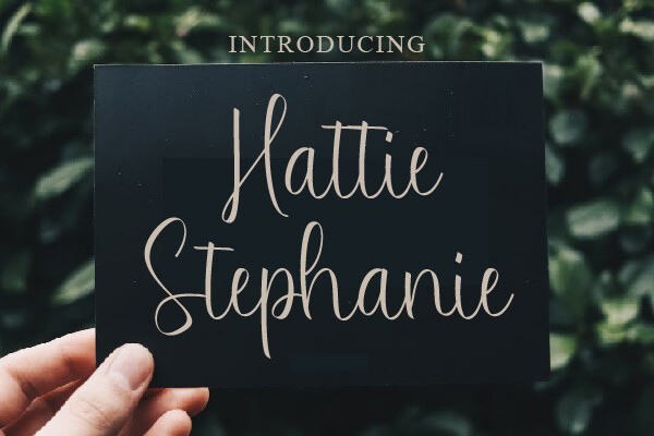 Ejemplo de fuente Hattie Stephanie #1